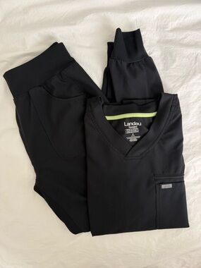 Landau Mens Black Rib Knit Top and Rib Knit Waistband Cargo Jogger Scrub Bottom